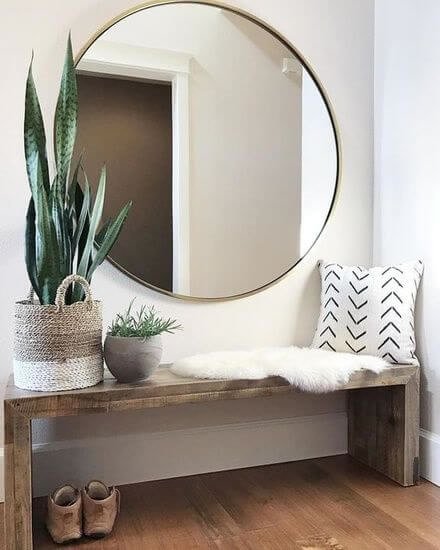 Small Entryway Bench With a Large Mirror