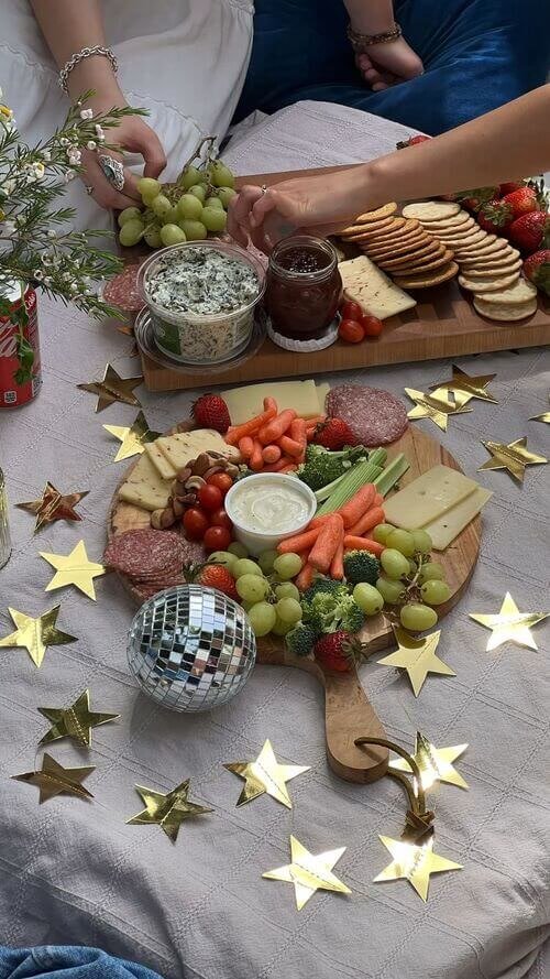 Veggie and fruit station