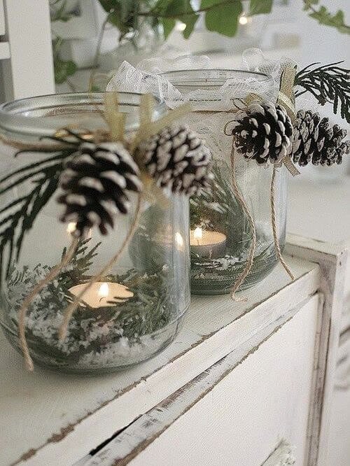 Easy mason jar centerpiece with pine cones