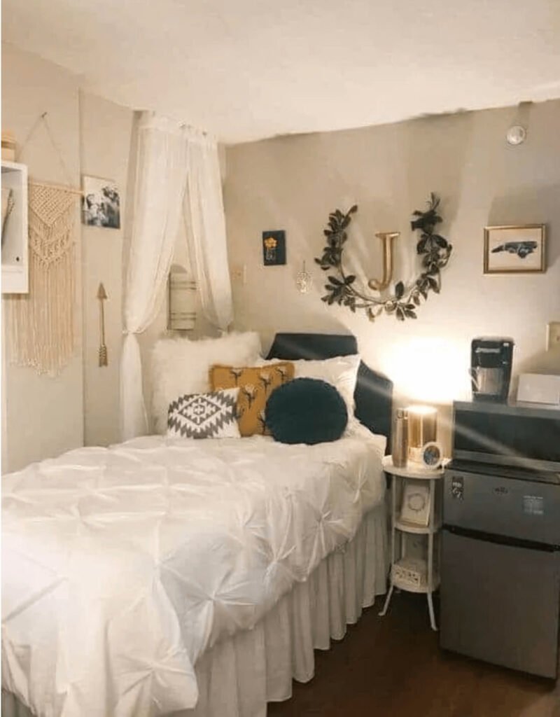 Minimalist neutral dorm
