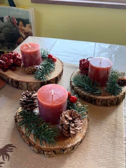 Centerpieces with small wood slices
