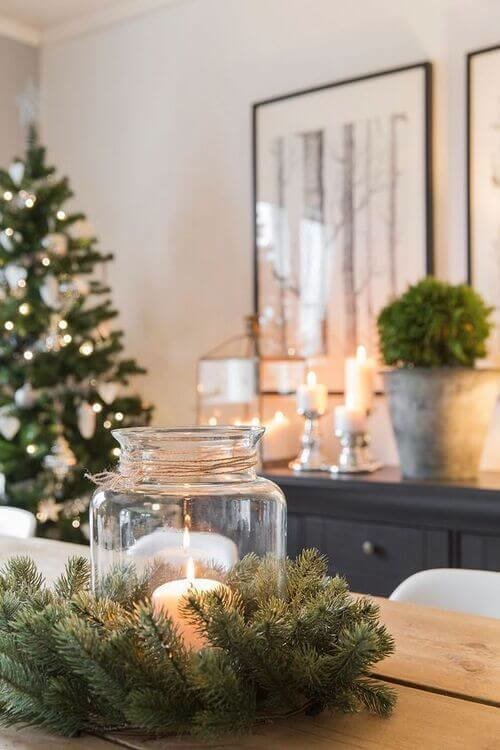 Minimalist candle centerpiece